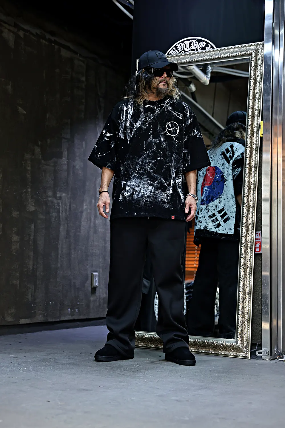 BYTHER Rough-Painted Korean Flag Loose-Fit Black Short-Sleeve T-Shirt Detail