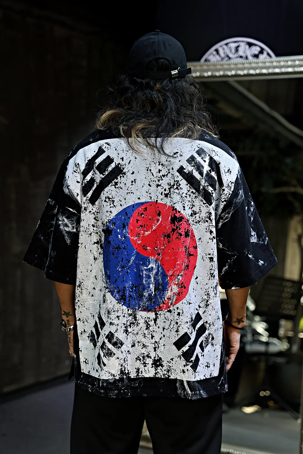 BYTHER Rough-Painted Korean Flag Loose-Fit Black Short-Sleeve T-Shirt Detail