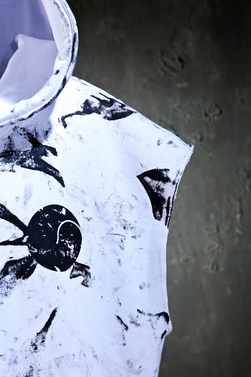 ByTheR Rough Painting Black Korean Flag Cut-Off Sleeveless Hoodie White Detail