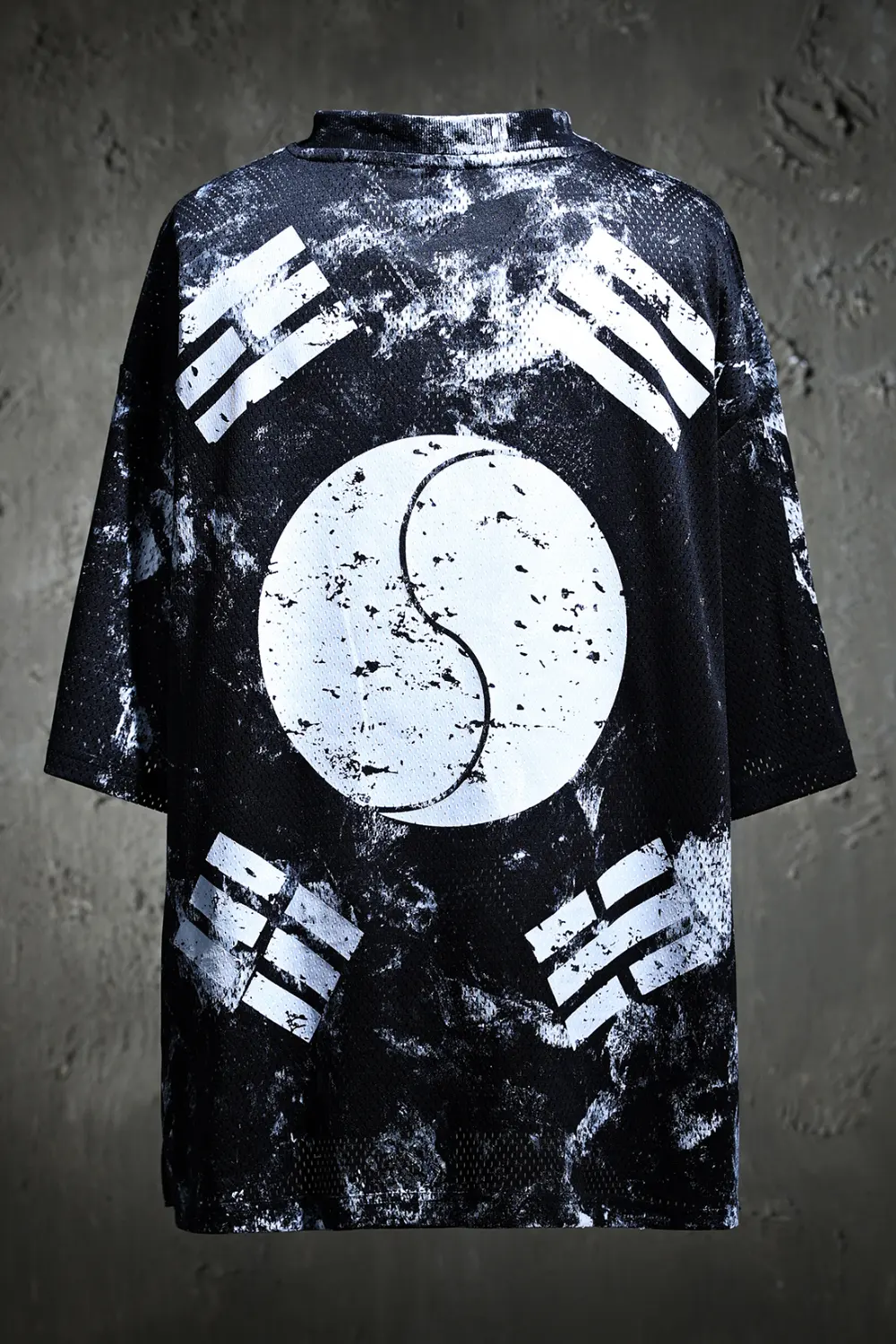 BYTHER Rough Painting Korean Flag V-Neck Mesh Short-Sleeve T-Shirt Black Detail