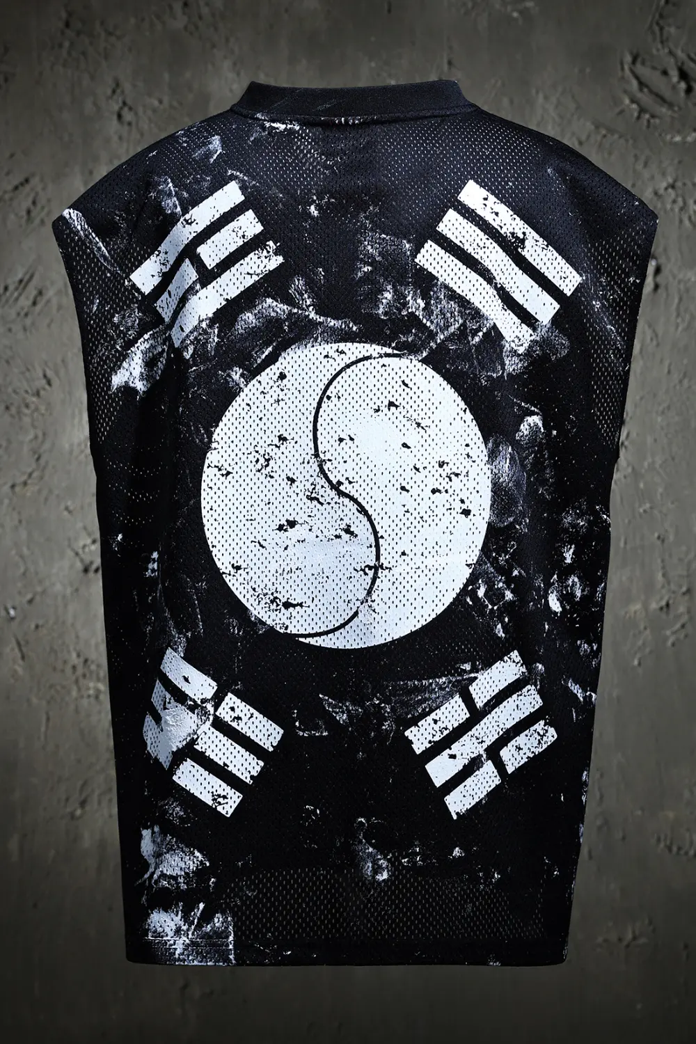 BYTHER Rough Painting Korean Flag V-Neck Mesh Cut-Off Sleeveless Top Black Detail