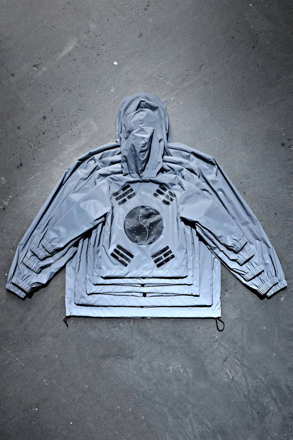 ByTheR Vintage Taegeukgi Reflective Windbreaker Detail