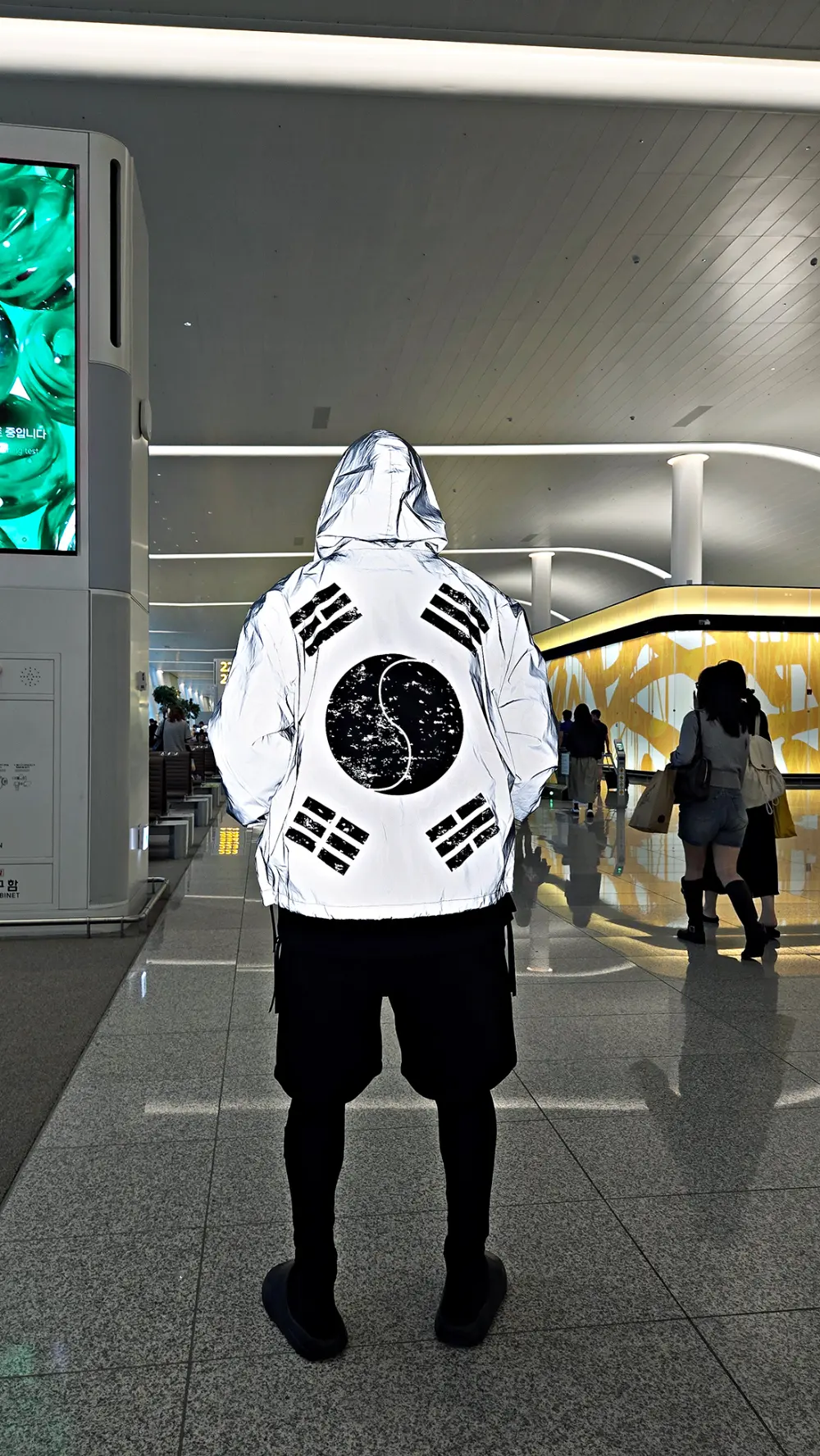 ByTheR Vintage Taegeukgi Reflective Windbreaker Detail