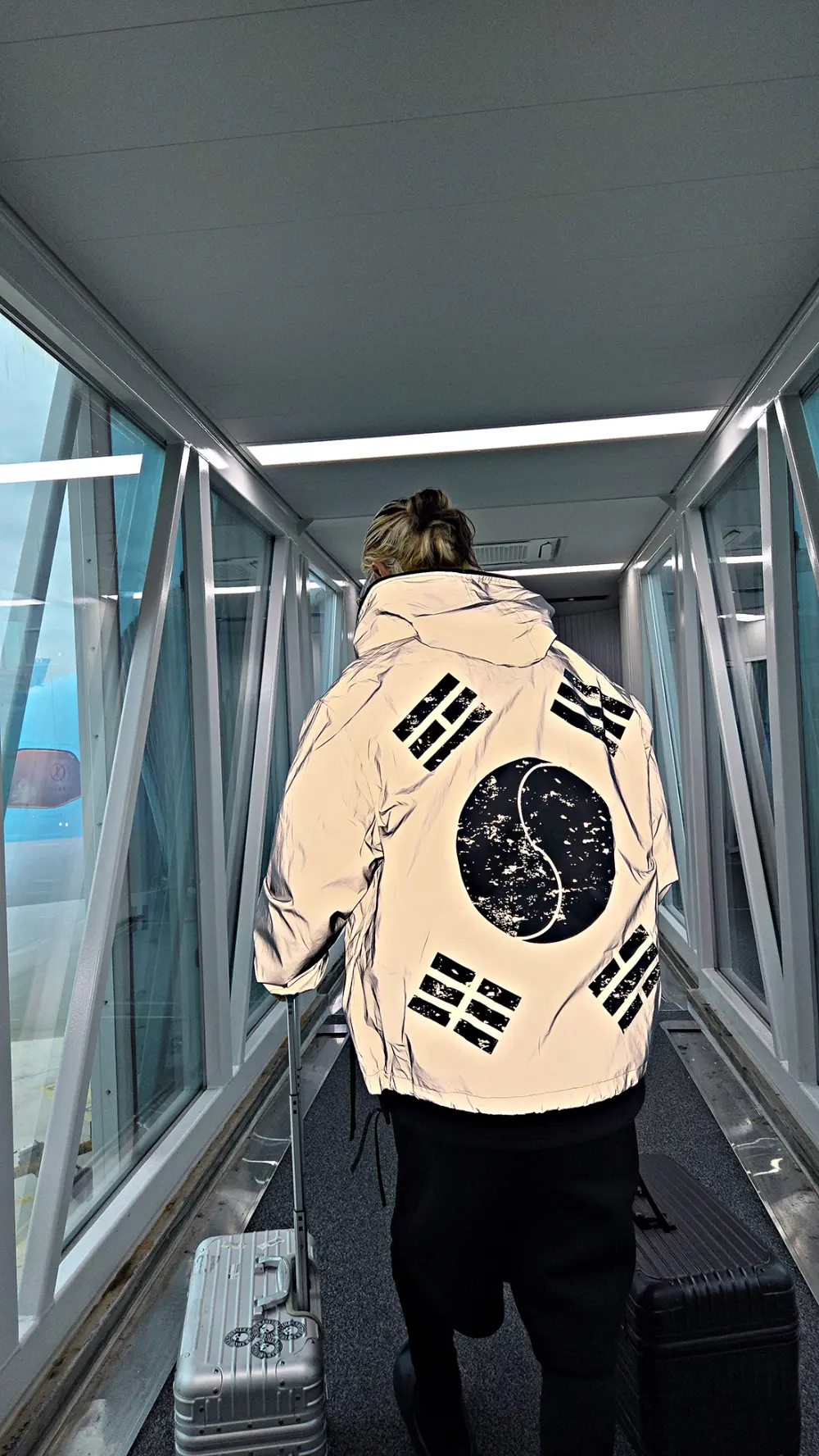 ByTheR Vintage Taegeukgi Reflective Windbreaker Detail