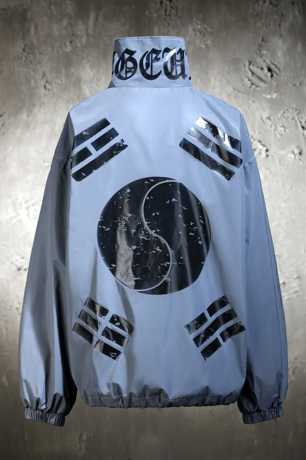 ByTheR Vintage Taegeukgi Reflective High-Neck Windbreaker Detail