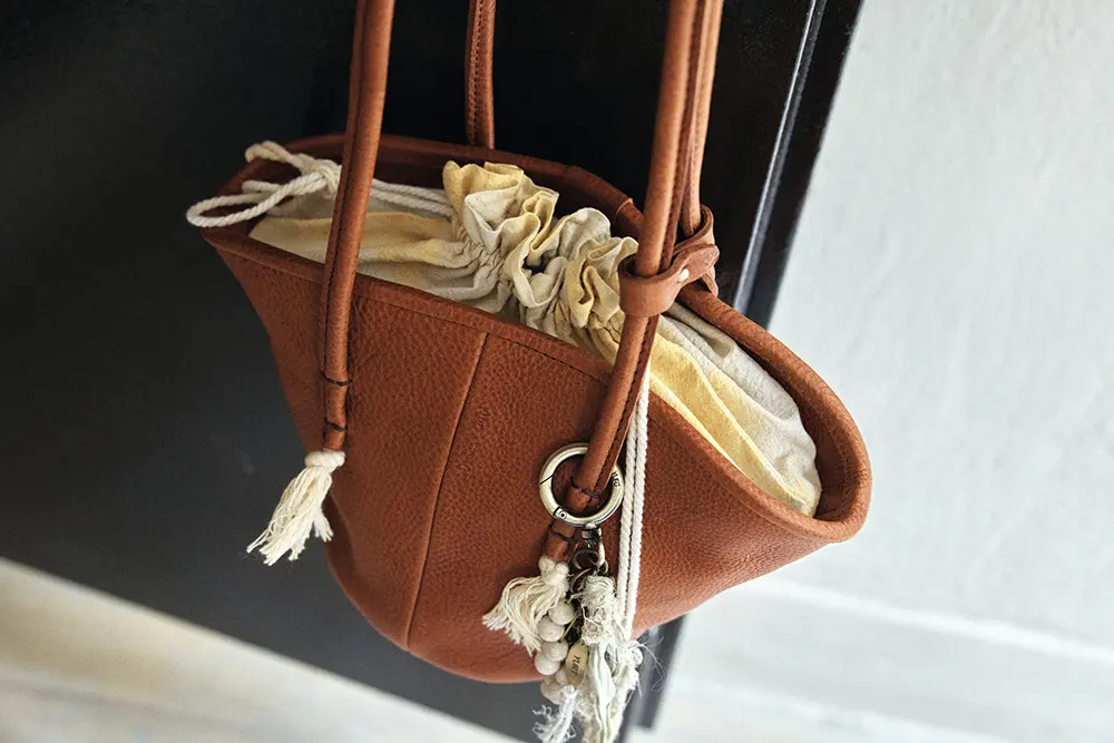 KANO Leather Bucket Shoulder Bag with Tassel Charm - 3 Colors Detail
