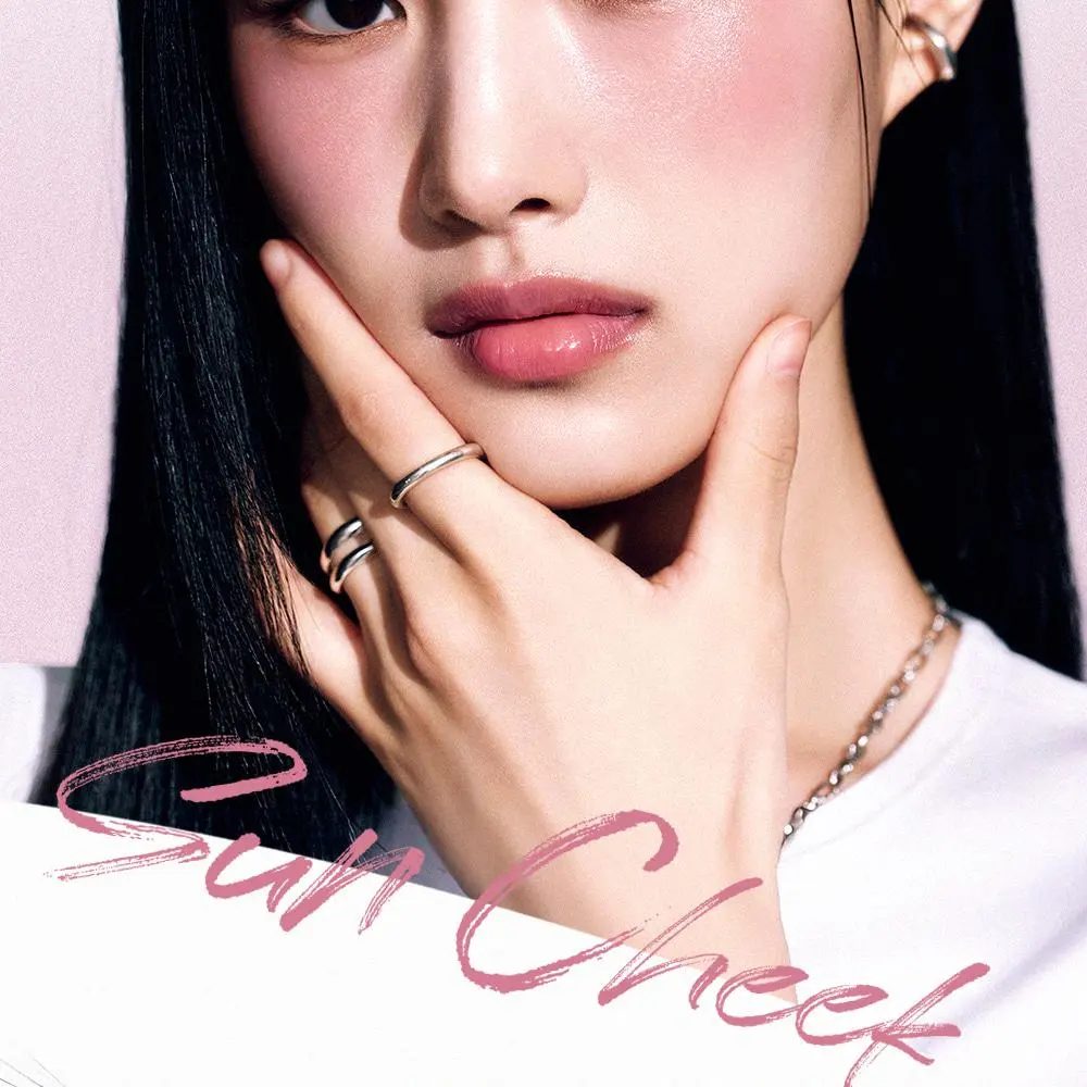 Laka Sun Shield Glowy Cheek 7g (11 Colors) Detail