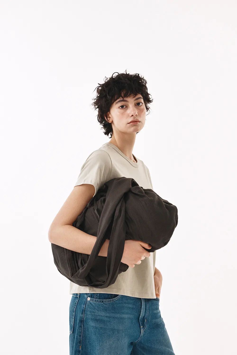 LUNE Shirred Drawstring Fabric Shoulder Bag - 2 Colors (Ivory, Dark Brown) Detail