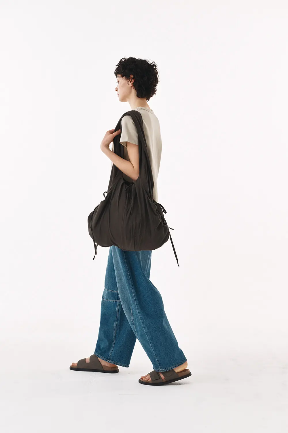 LUNE Shirred Drawstring Fabric Shoulder Bag - 2 Colors (Ivory, Dark Brown) Detail