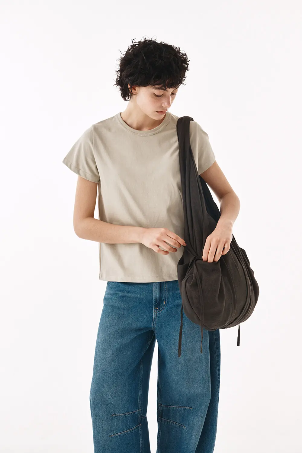 LUNE Shirred Drawstring Fabric Shoulder Bag - 2 Colors (Ivory, Dark Brown) Detail
