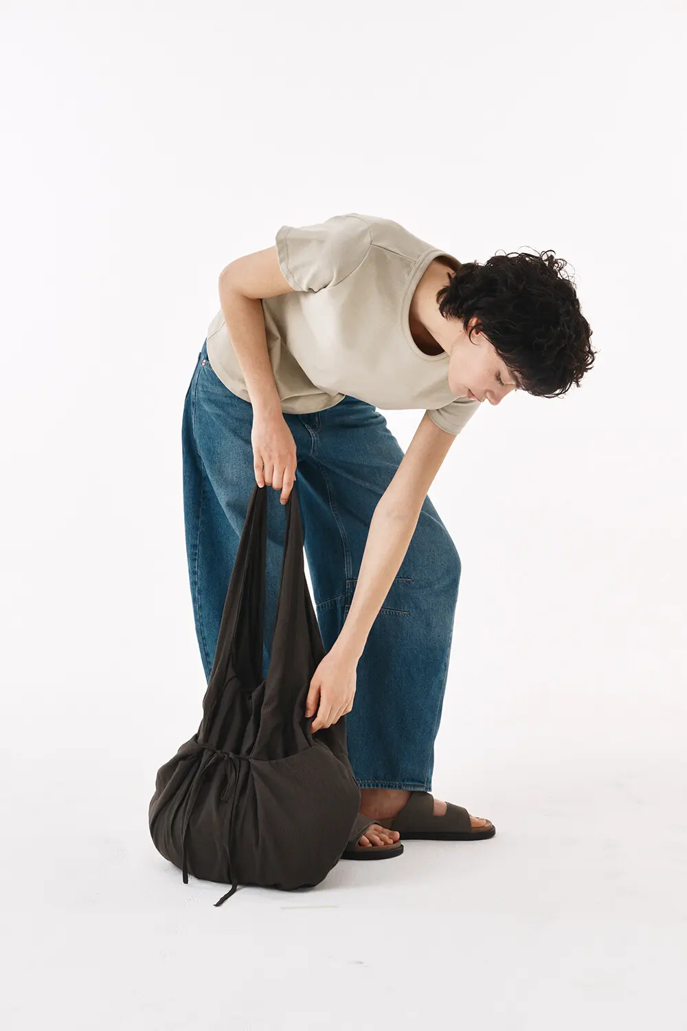 LUNE Shirred Drawstring Fabric Shoulder Bag - 2 Colors (Ivory, Dark Brown) Detail