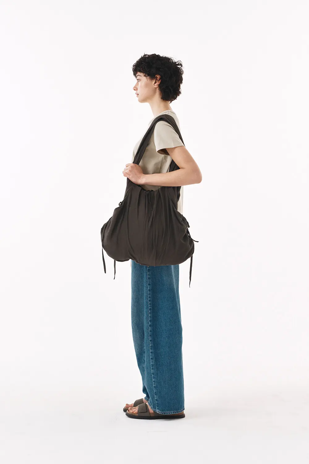 LUNE Shirred Drawstring Fabric Shoulder Bag - 2 Colors (Ivory, Dark Brown) Detail