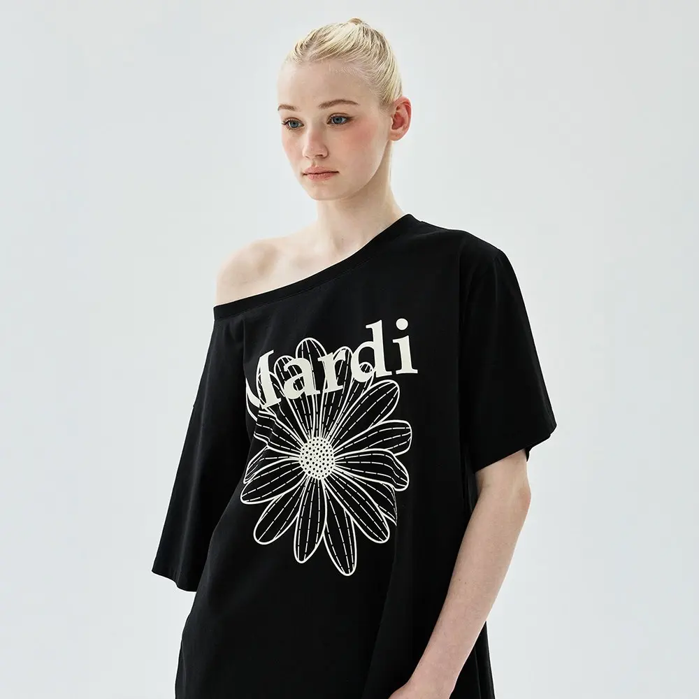 Mardi OVERSIZED OFF SHOULDER FLOWERMARD T SHIRT