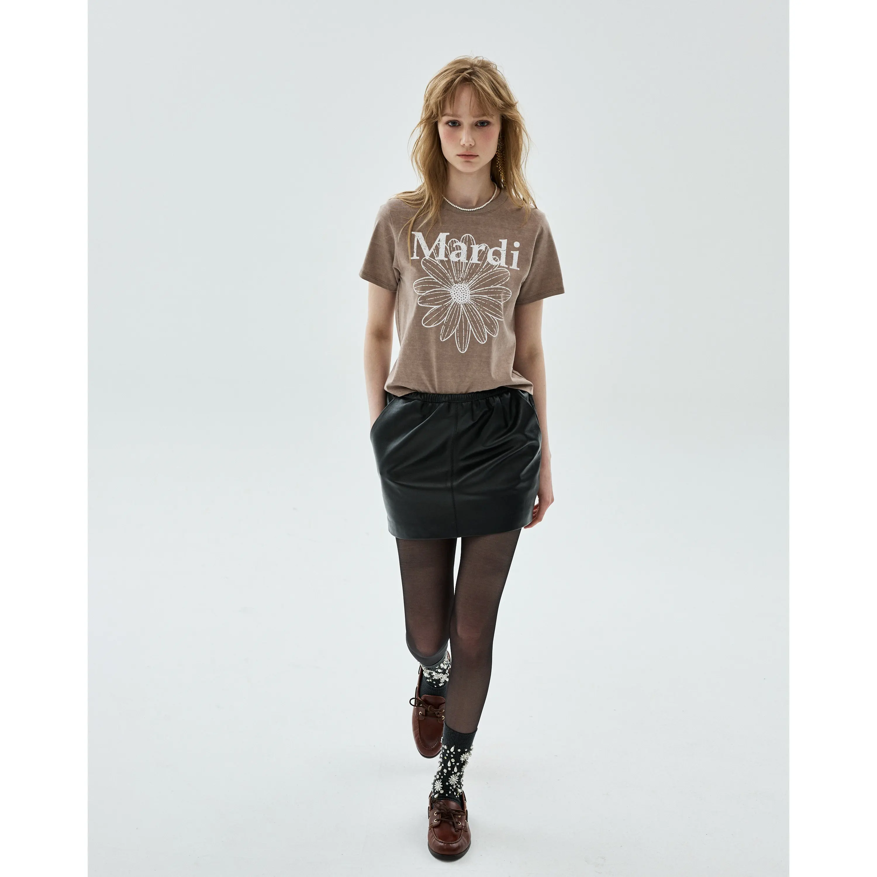 Mardi Women's Slim FlowerMardi Cracked Pigment Washing T-Shirt