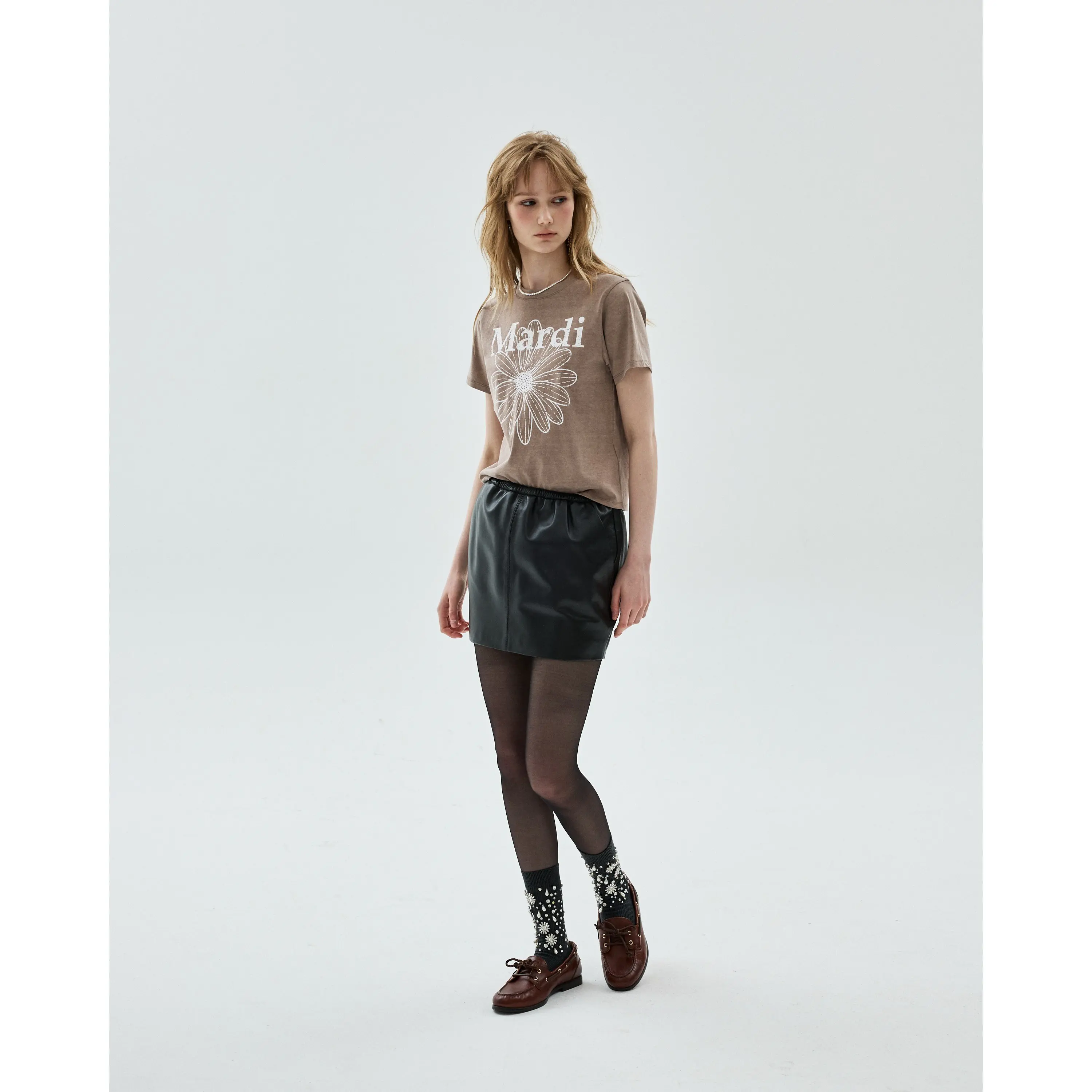 Mardi Women's Slim FlowerMardi Cracked Pigment Washing T-Shirt
