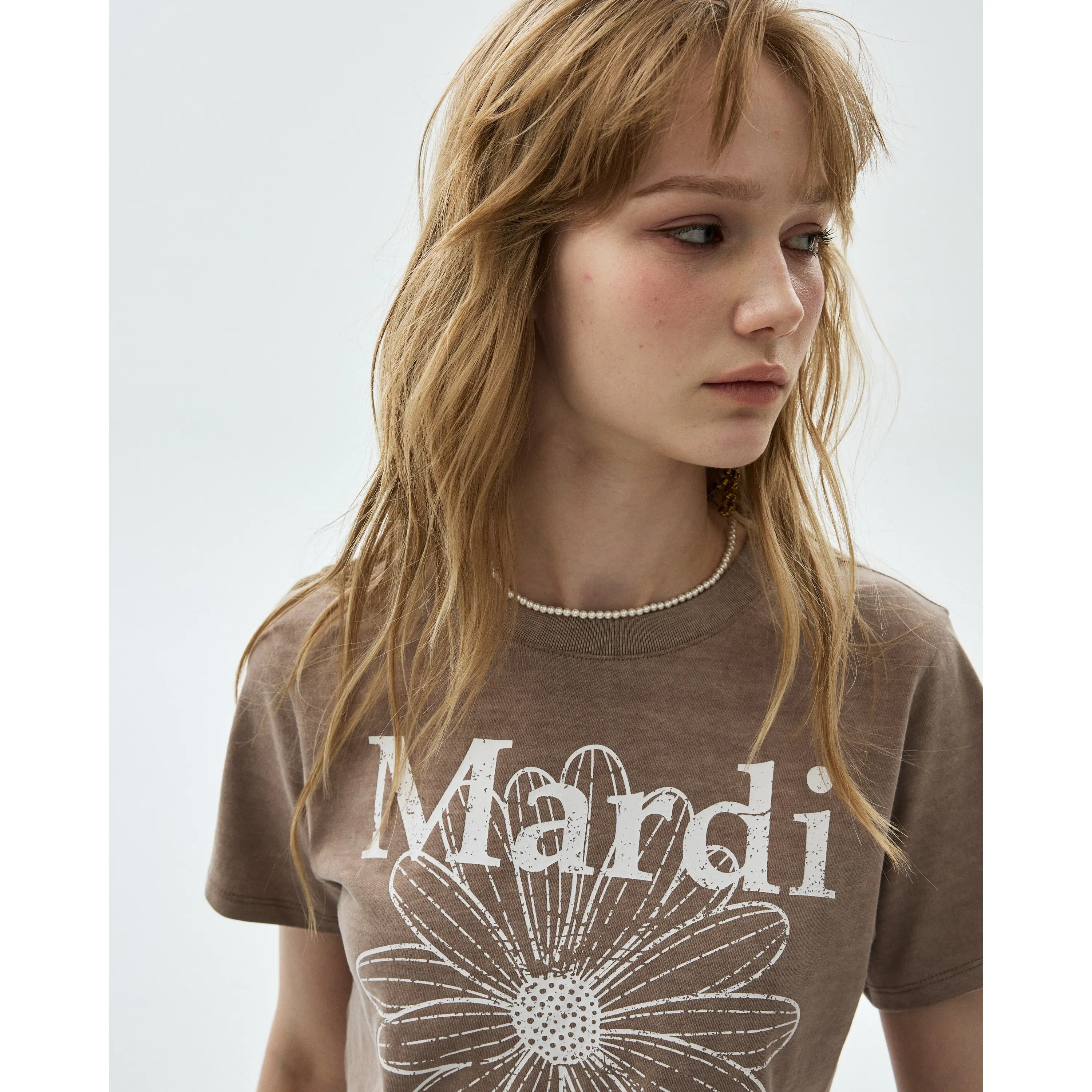 Mardi Women's Slim FlowerMardi Cracked Pigment Washing T-Shirt