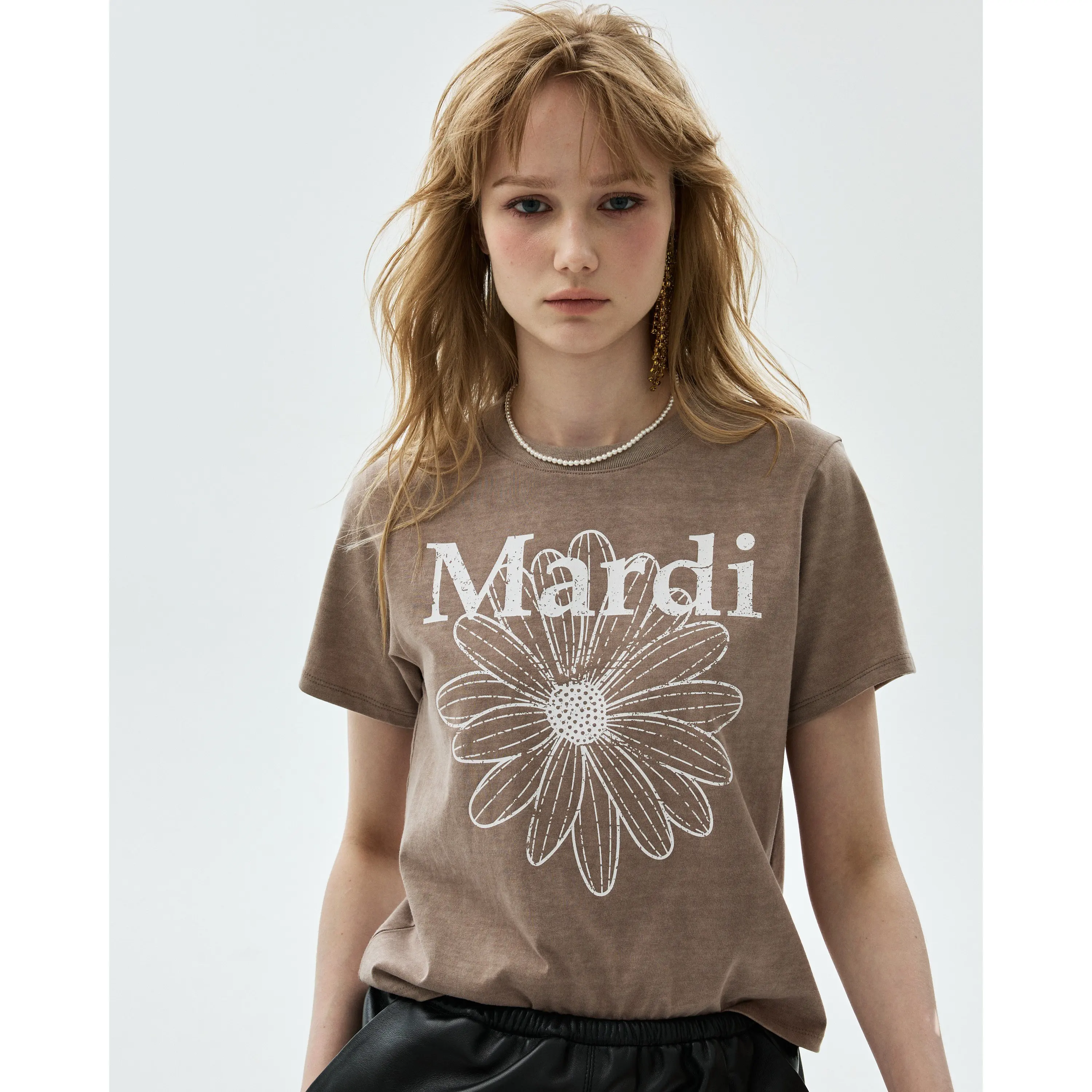 Mardi Women's Slim FlowerMardi Cracked Pigment Washing T-Shirt