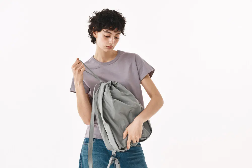 PETA Nylon Shoulder Bag 2 Colors Detail