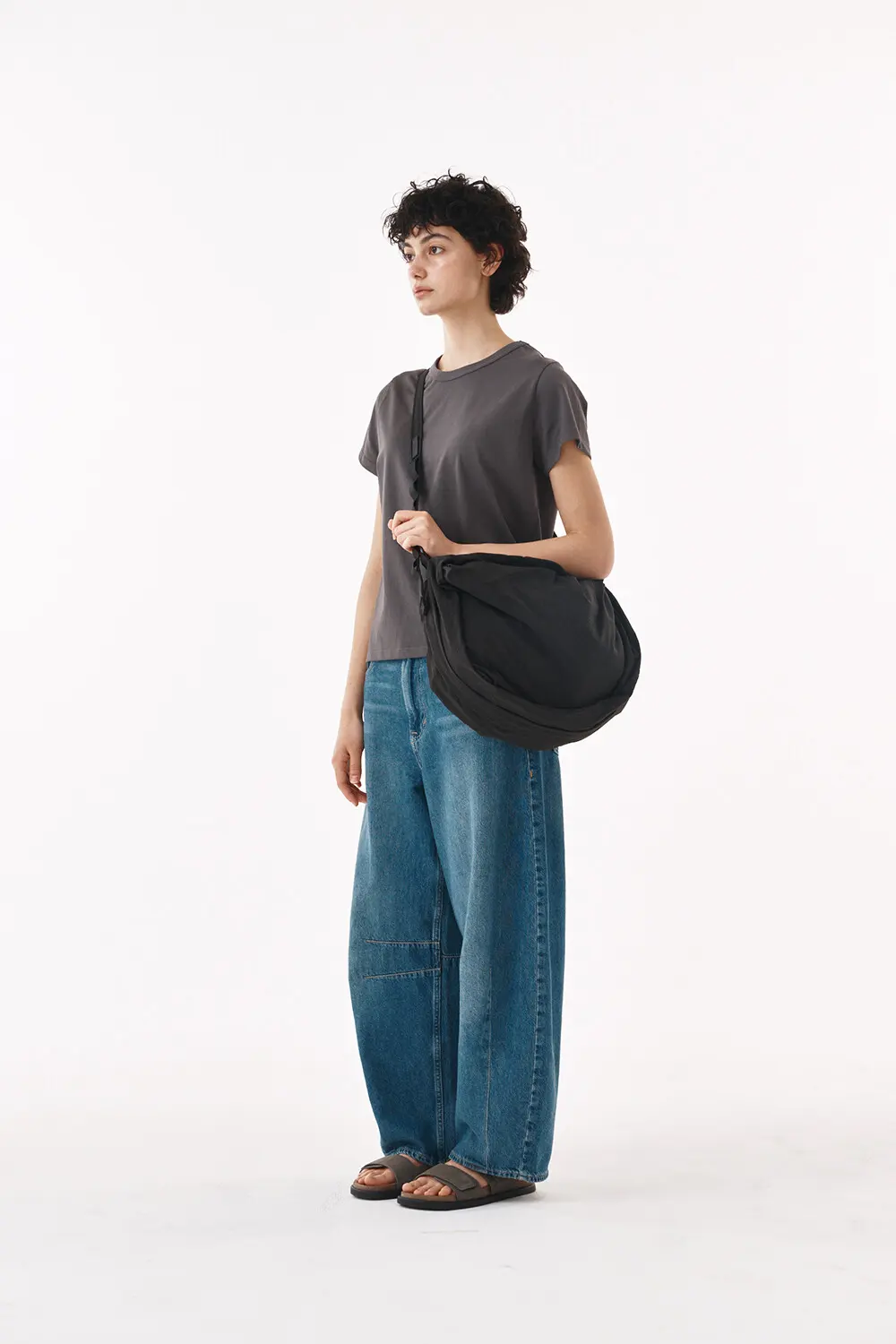 PETA Nylon Shoulder Bag 2 Colors Detail