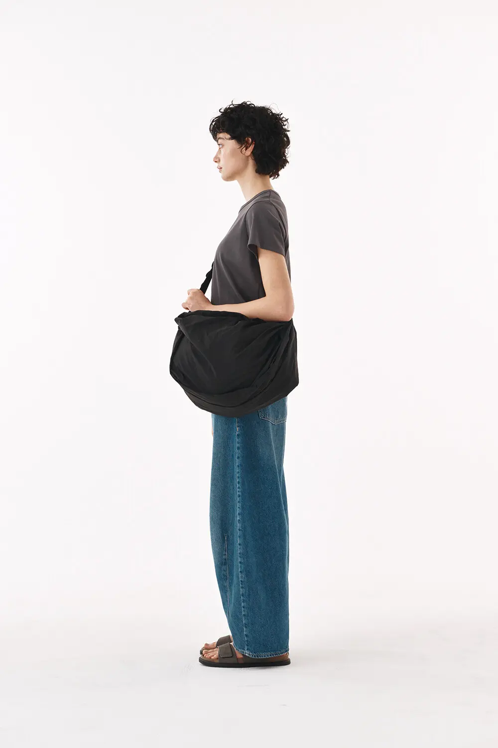 PETA Nylon Shoulder Bag 2 Colors Detail