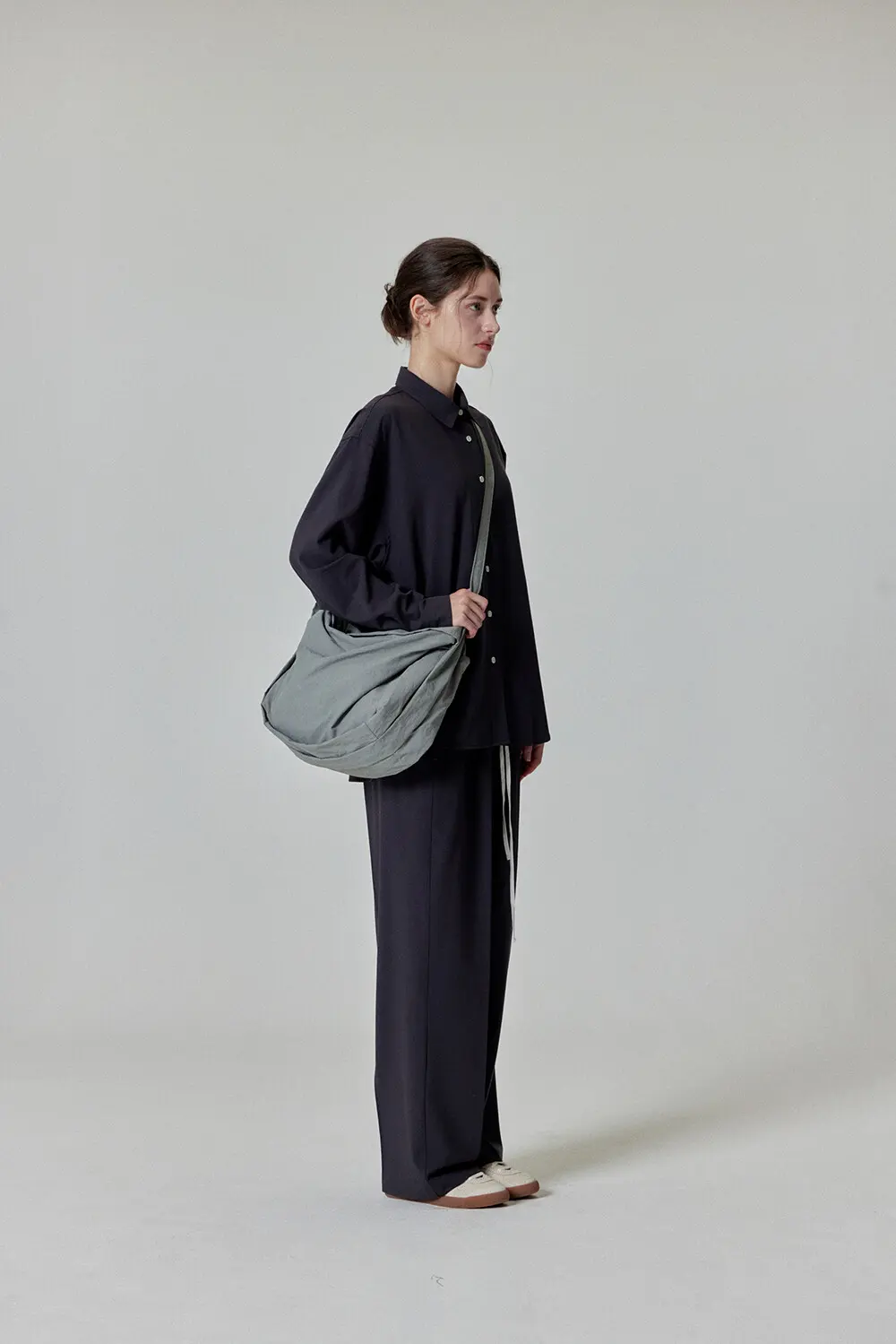 PETA Nylon Shoulder Bag 2 Colors Detail