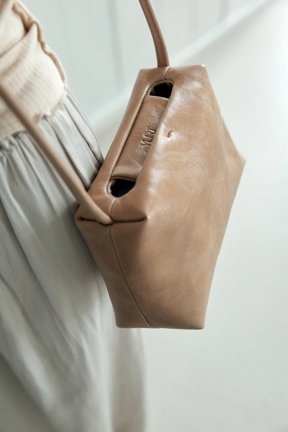 YURT BOU Bag (L) Latte Natural Leather Mini Crossbody Bag Detail