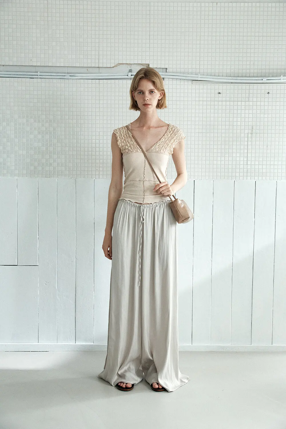 YURT BOU Bag (L) Latte Natural Leather Mini Crossbody Bag Detail