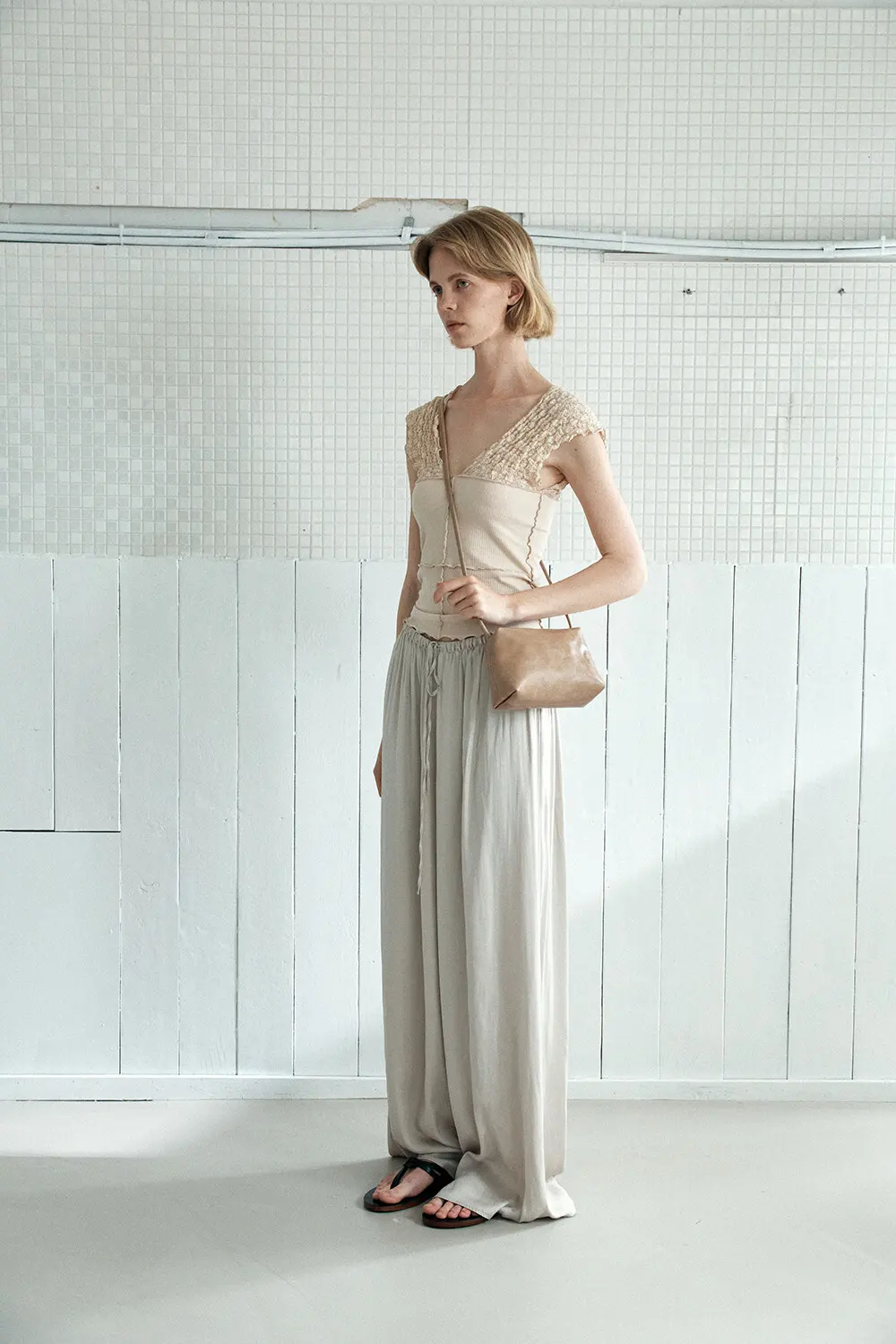 YURT BOU Bag (L) Latte Natural Leather Mini Crossbody Bag Detail