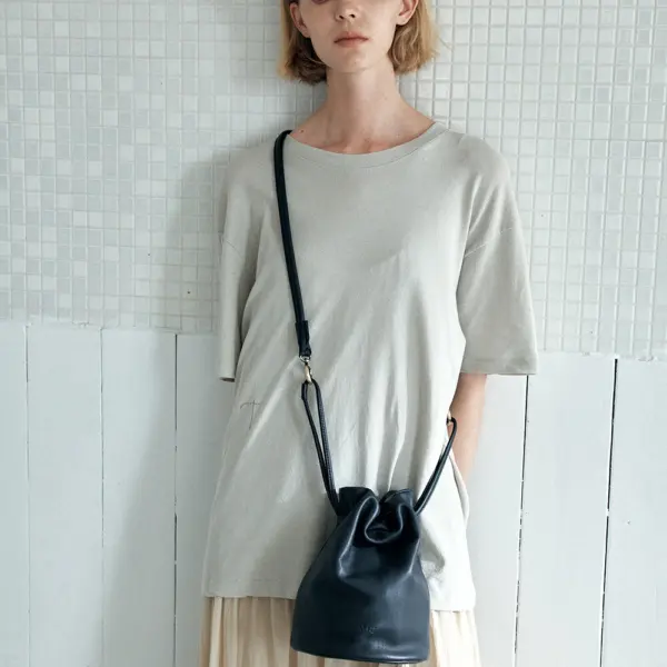 YURT LINGLING Leather Bucket Bag