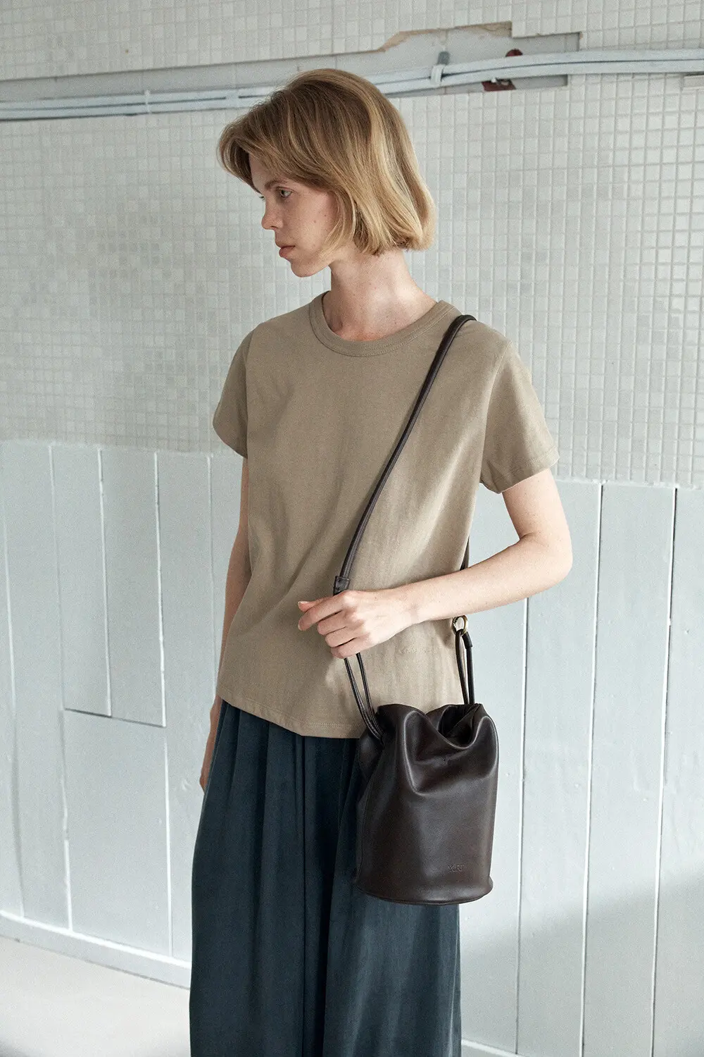 YURT LINGLING Leather Bucket Bag