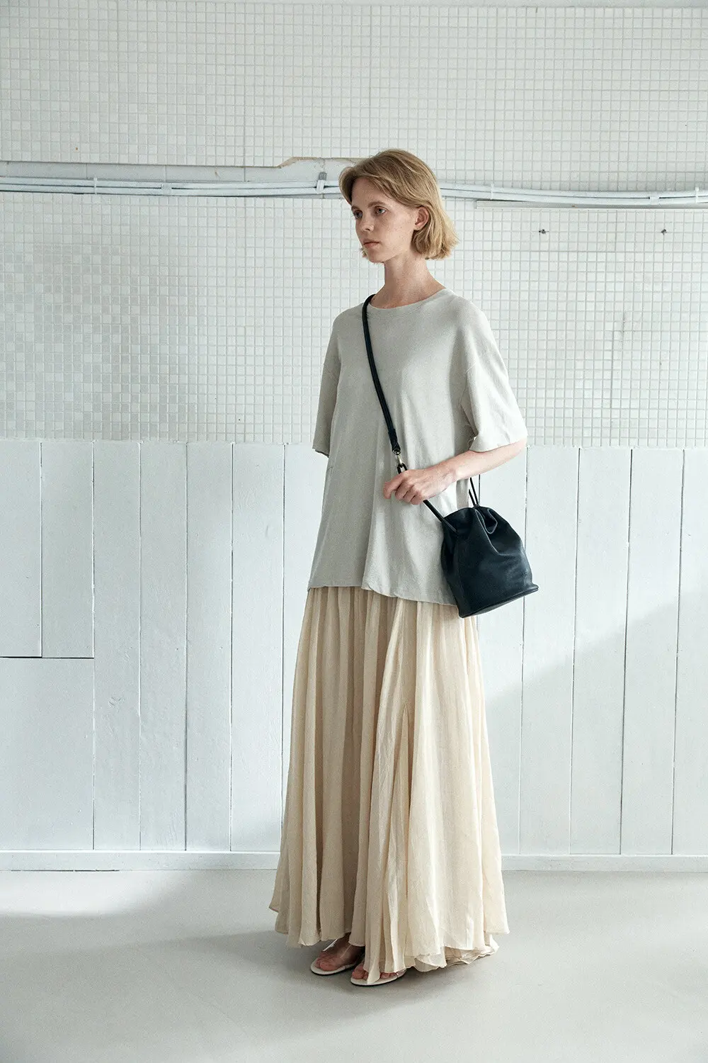 YURT LINGLING Leather Bucket Bag