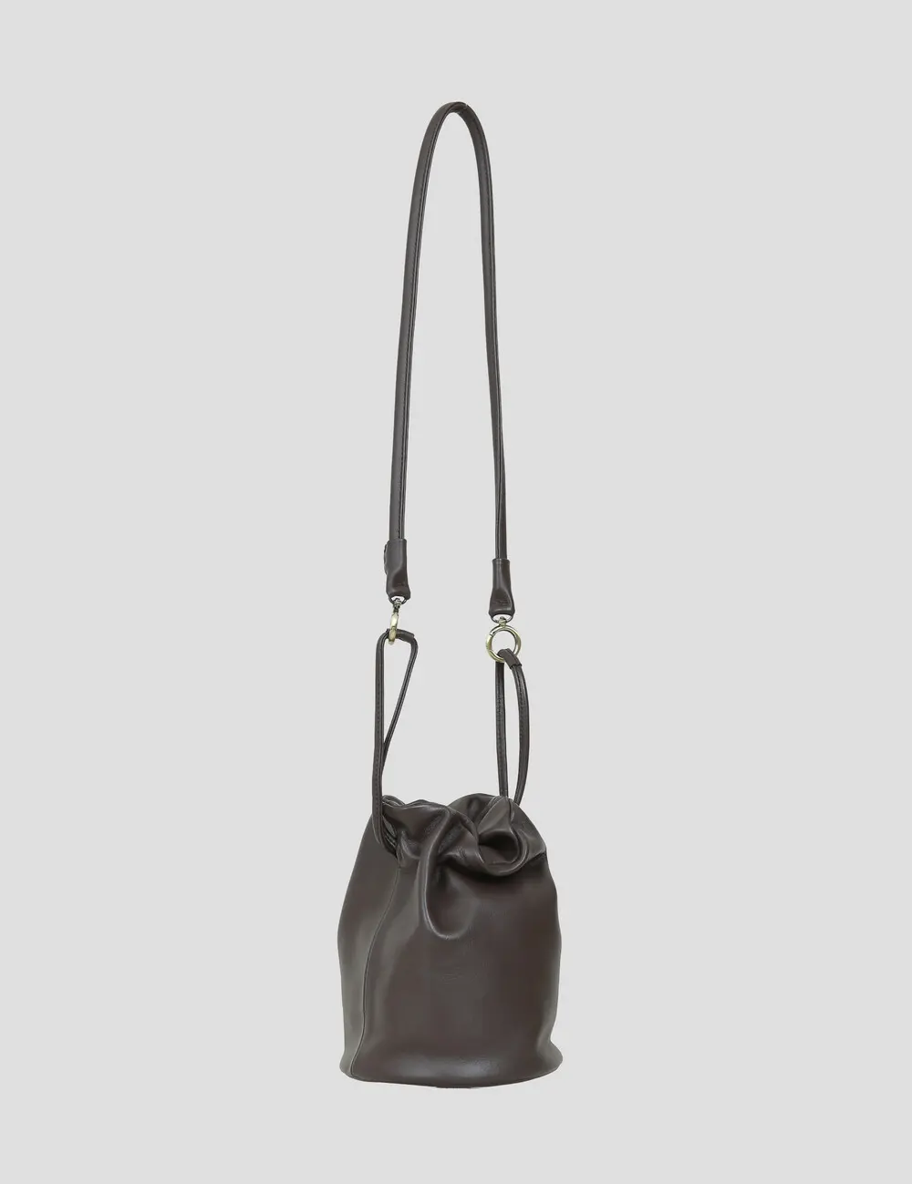 YURT LINGLING Leather Bucket Bag (2 Colors) Detail