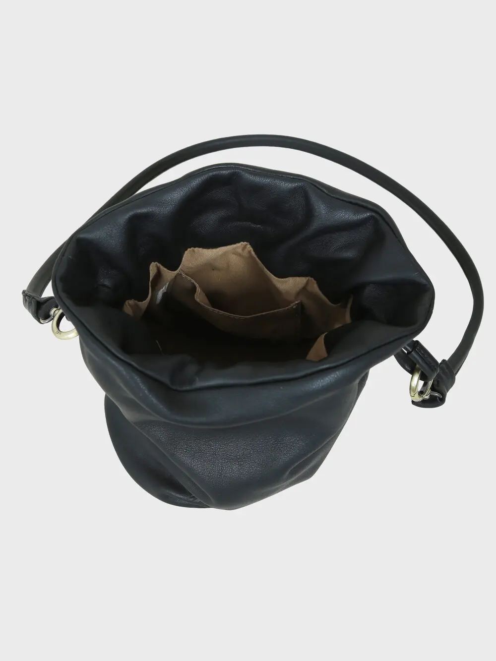 YURT LINGLING Leather Bucket Bag (2 Colors) Detail