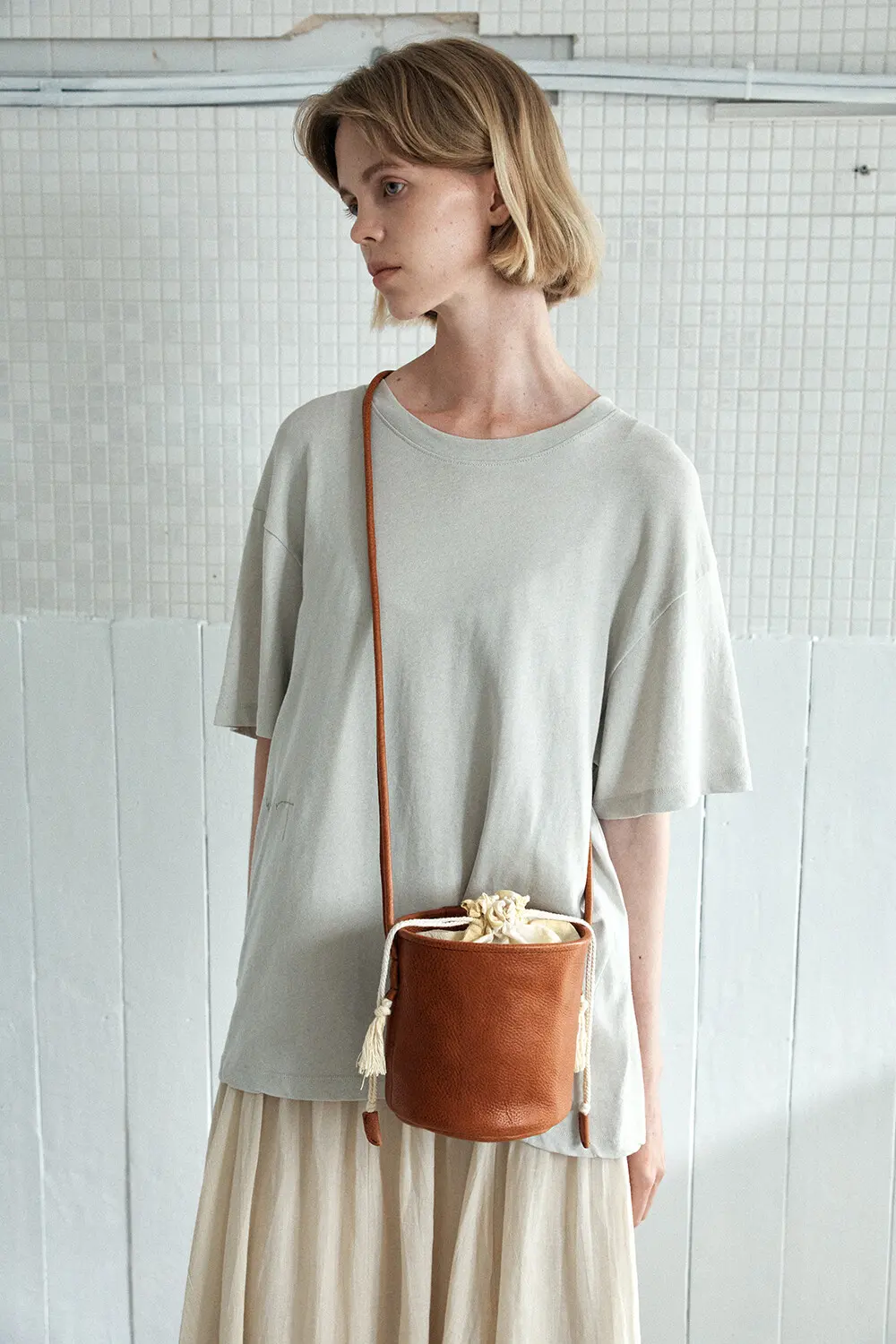 YURT Mani Leather Bucket Bag with Naturally Dyed Drawstring Pouch, 3 Colors Detail