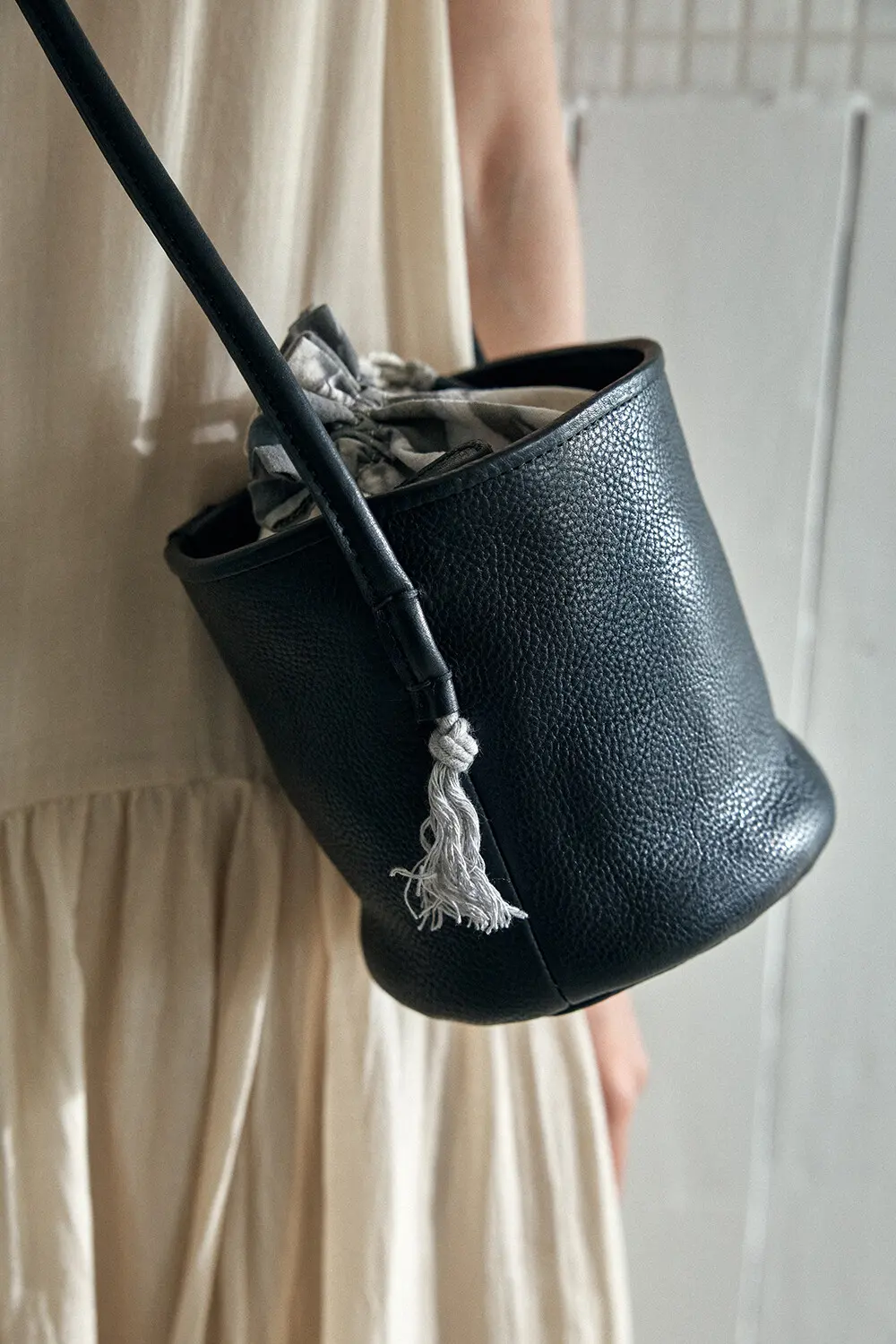 YURT Mani Leather Bucket Bag with Naturally Dyed Drawstring Pouch, 3 Colors Detail