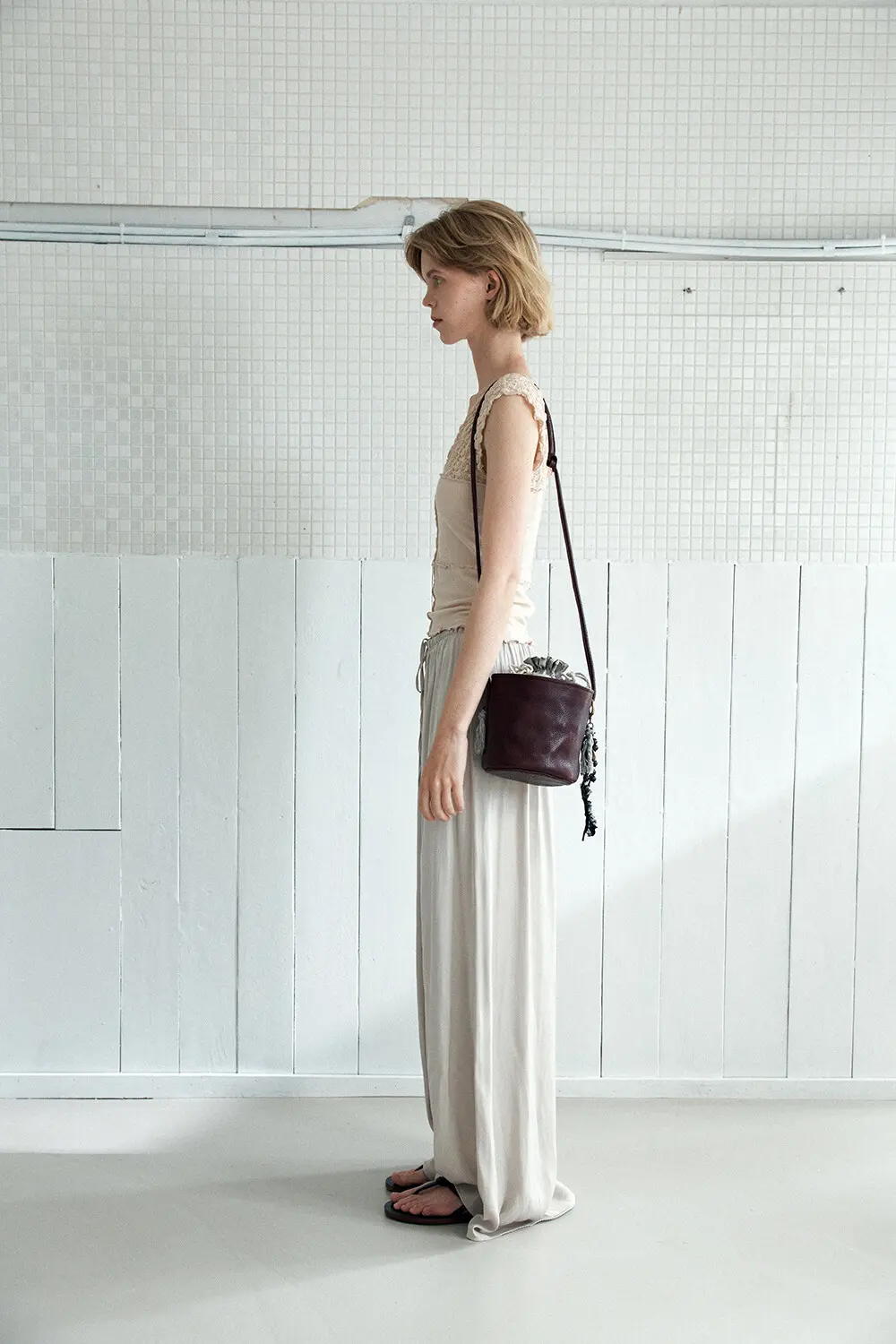 YURT Mani Leather Bucket Bag with Naturally Dyed Drawstring Pouch, 3 Colors Detail