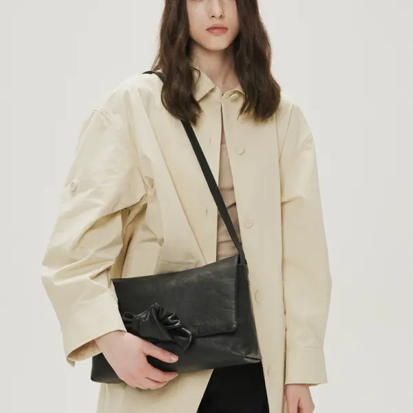 YURT NOTTI Bag (L) Black Leather Knotted Flap Shoulder Bag