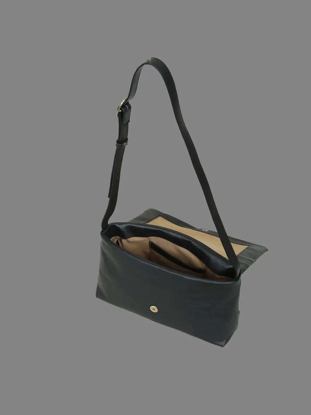 YURT NOTTI Bag (L) Black Leather Knotted Flap Shoulder Bag Detail