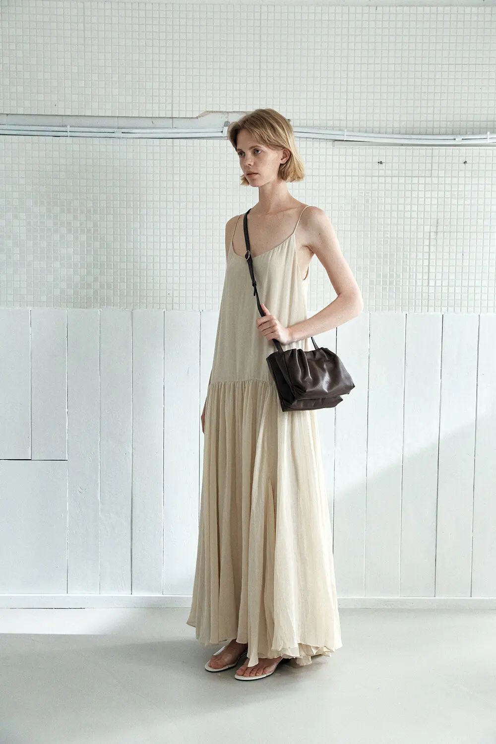YURT Pote Bag Choco - Soft Natural Leather Ruched Crossbody Bag Detail