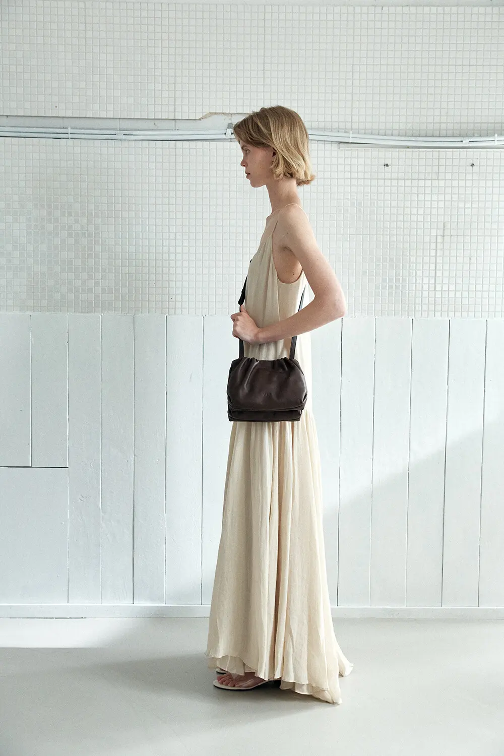 YURT Pote Bag Choco - Soft Natural Leather Ruched Crossbody Bag Detail