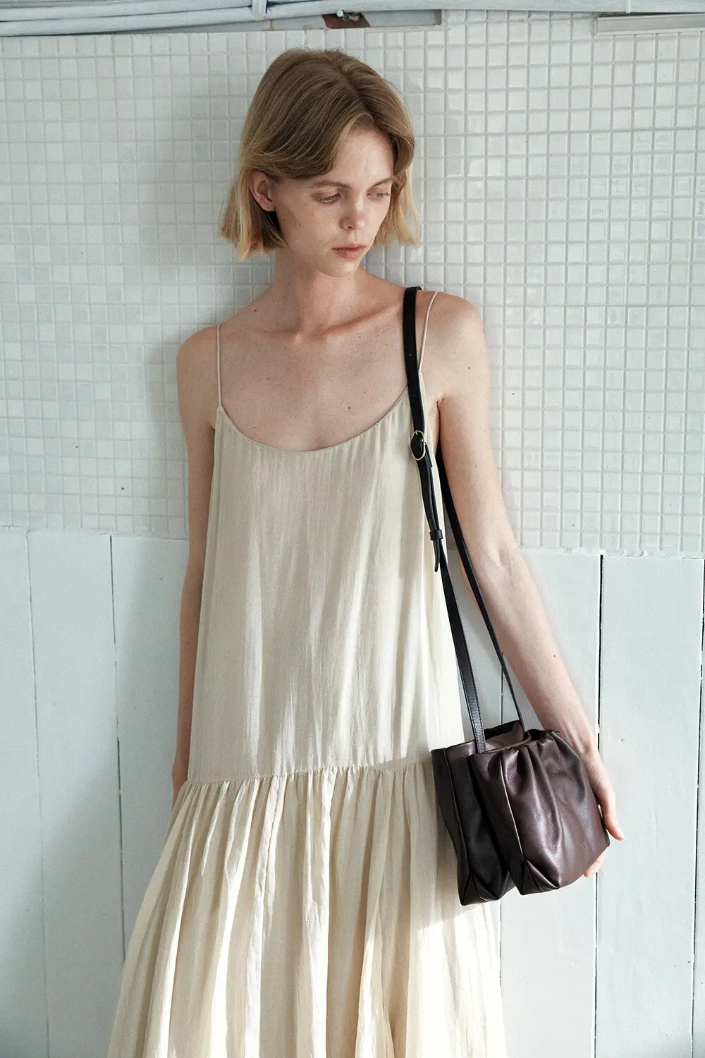 YURT Pote Bag Choco - Soft Natural Leather Ruched Crossbody Bag Detail