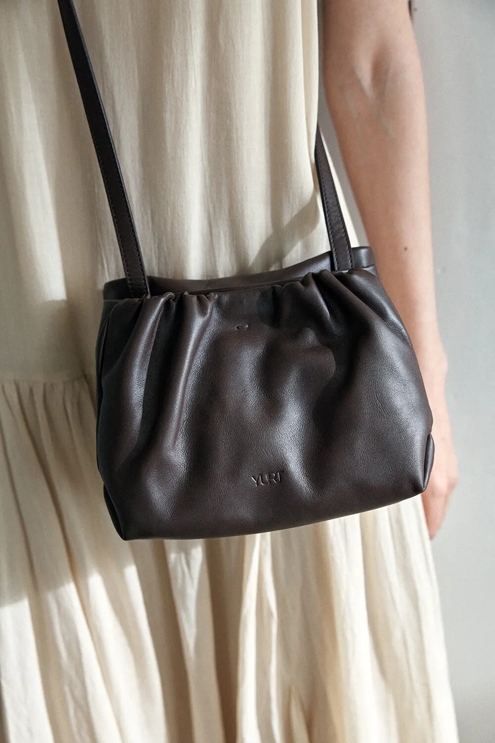 YURT Pote Bag Choco - Soft Natural Leather Ruched Crossbody Bag Detail