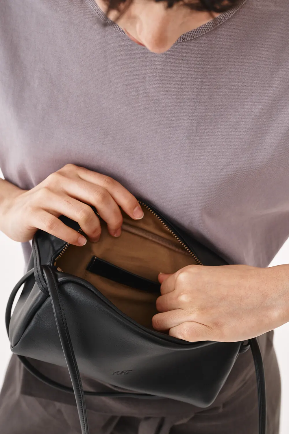 YURT TOU L Bag (6 Colors) Detail