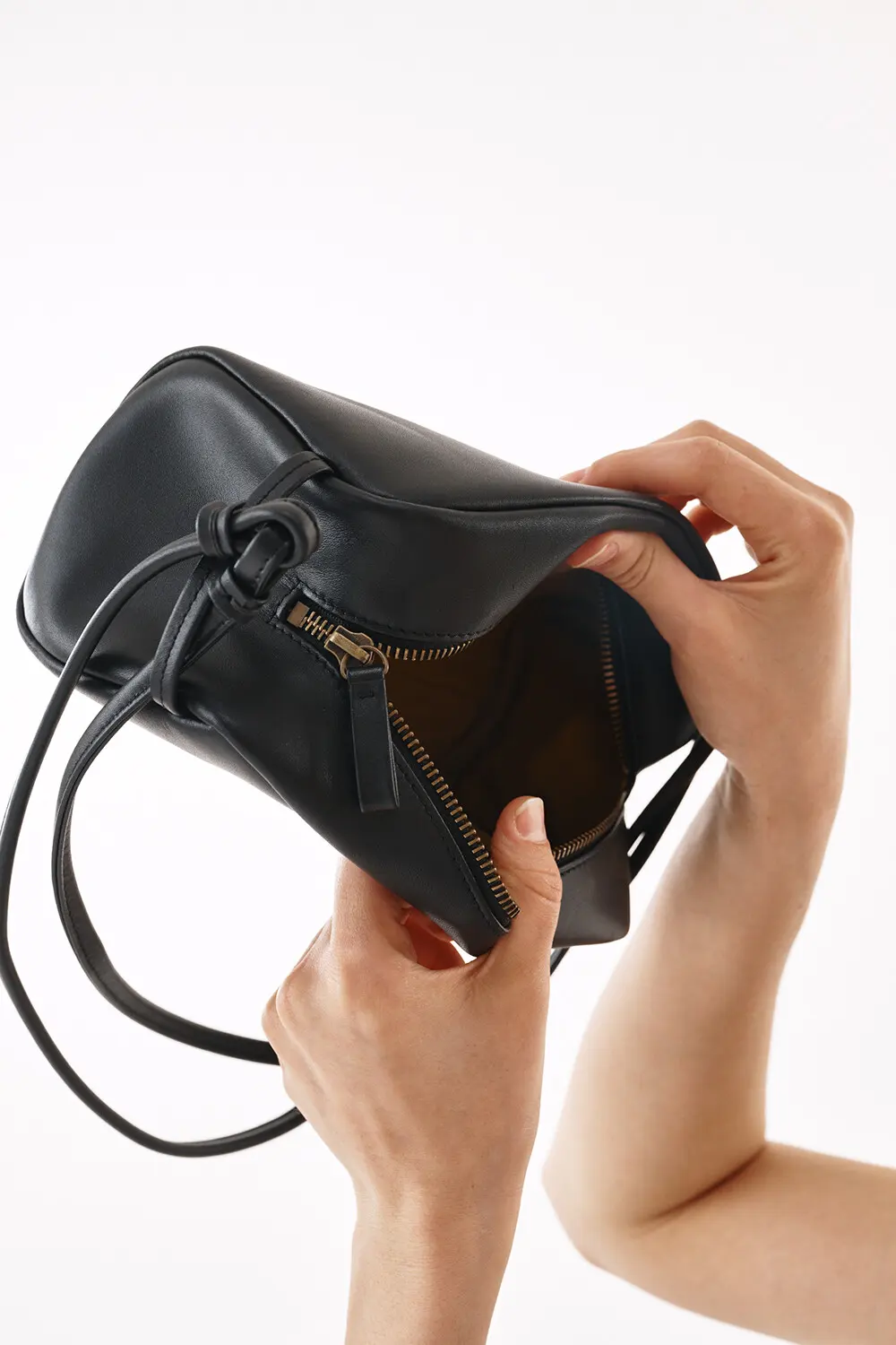 YURT TOU L Bag (6 Colors) Detail