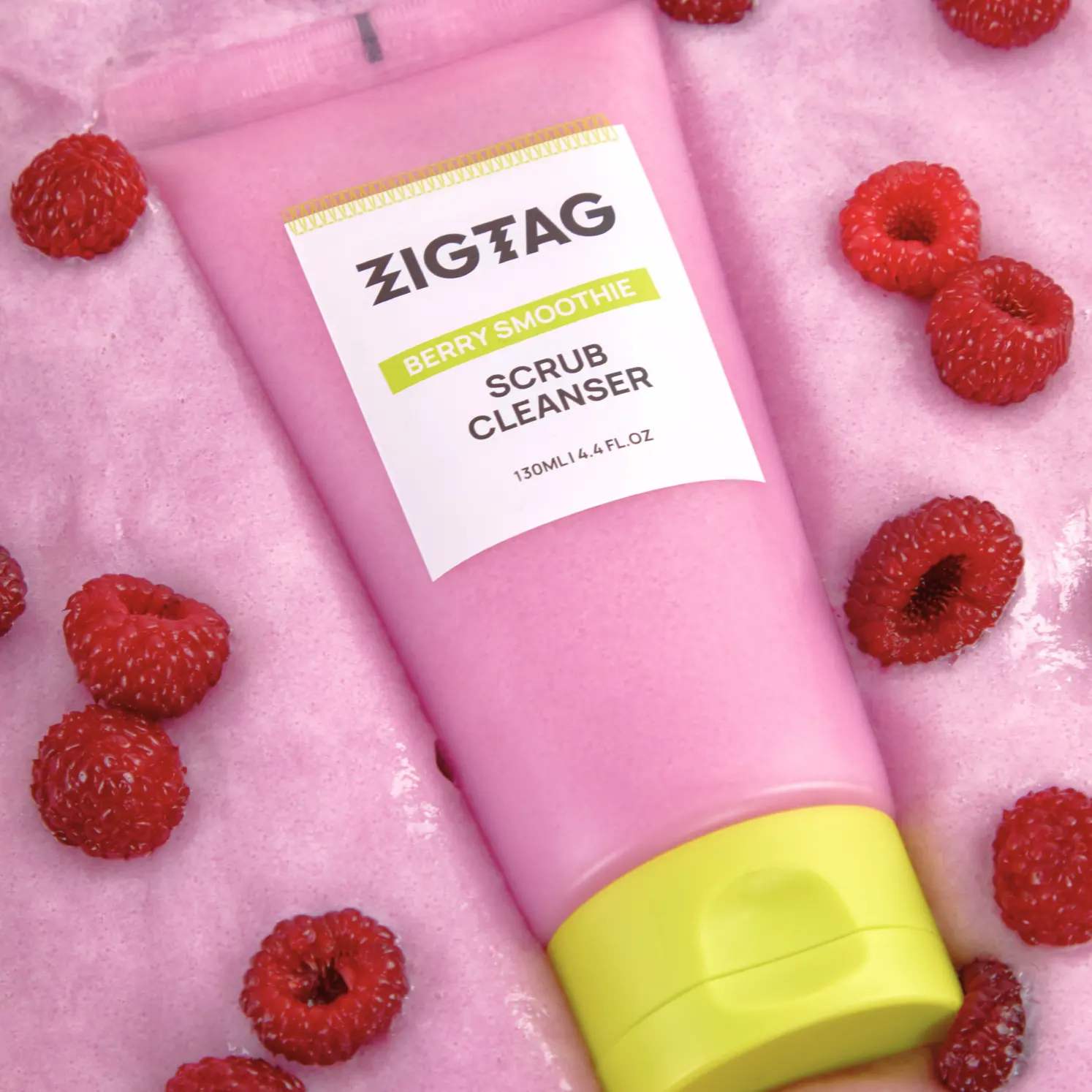 ZIGZAG Berry Smoothie Scrub Cleanser 130ml