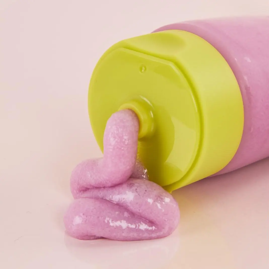 ZIGZAG Berry Smoothie Scrub Cleanser 130ml