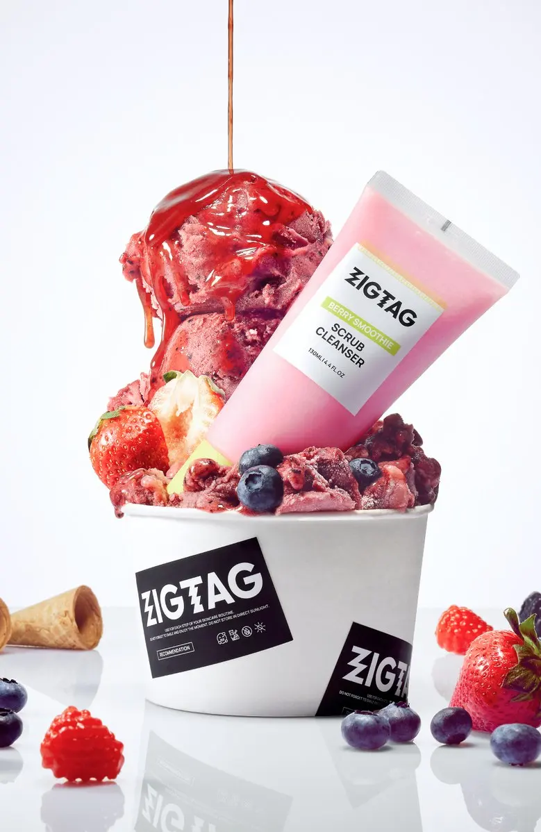 ZIGZAG Berry Smoothie Scrub Cleanser 130ml - 3-in-1 Pack to Form Konjac Scrub Cleansing Foam Detail
