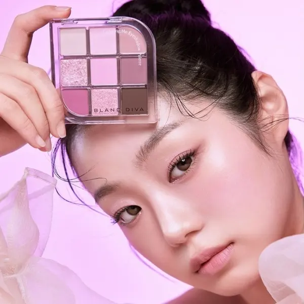 BLANC DIVA Coloring:me eye shadow palette Peony Scented 7.5g