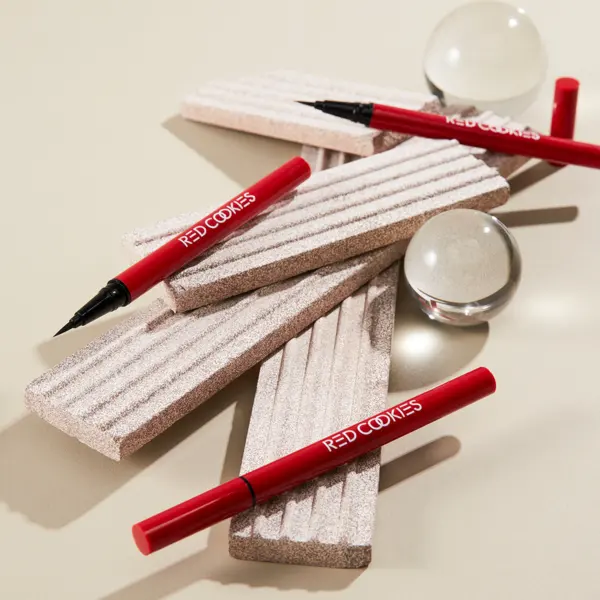 RED COOKIES NUNKEN Matte Eyeliner Black 0.5 g