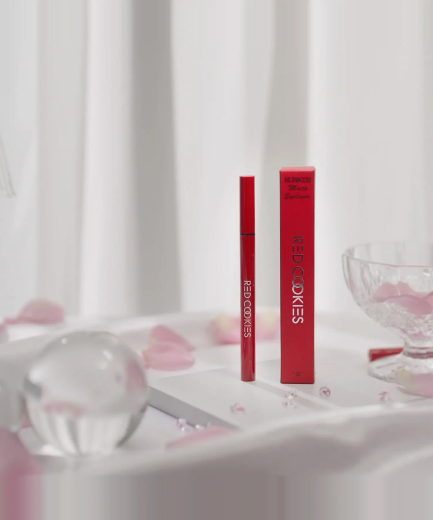 RED COOKIES NUNKEN Matte Eyeliner Black 0.5 g